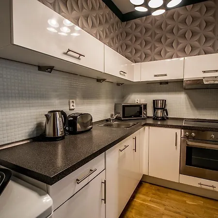 Stylish Close To Eden Garden