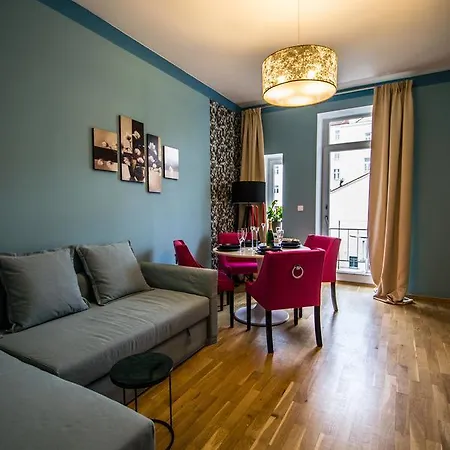 Apartment Stylish Close To Eden Garden