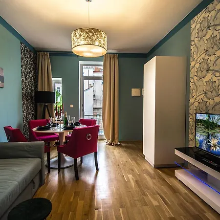 Stylish Close To Eden Garden * Prague
