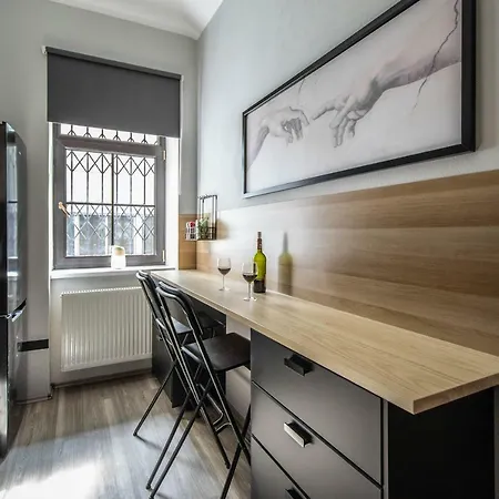 Stylish Close To Eden Garden Apartment