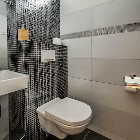 Stylish Close To Eden Garden