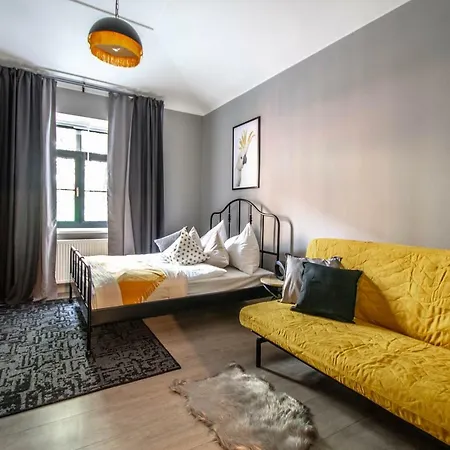 Stylish Close To Eden Garden Prague