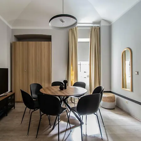 Stylish Close To Eden Garden * Prague