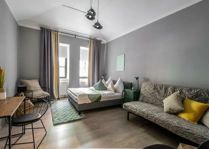 Stylish Close To Eden Garden Prága