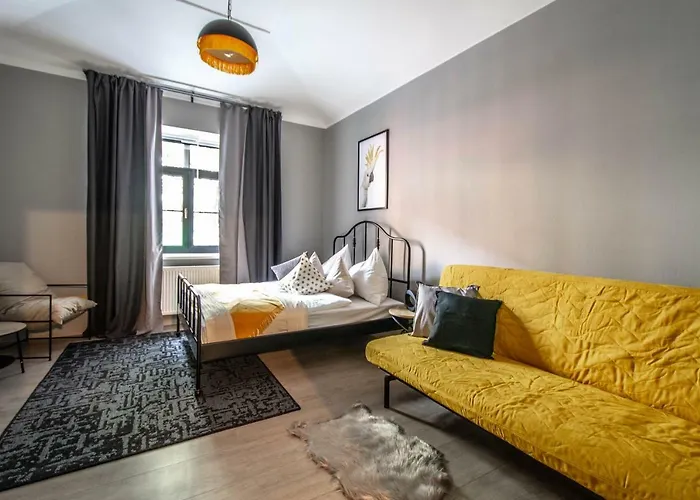 Stylish Close To Eden Garden Prága