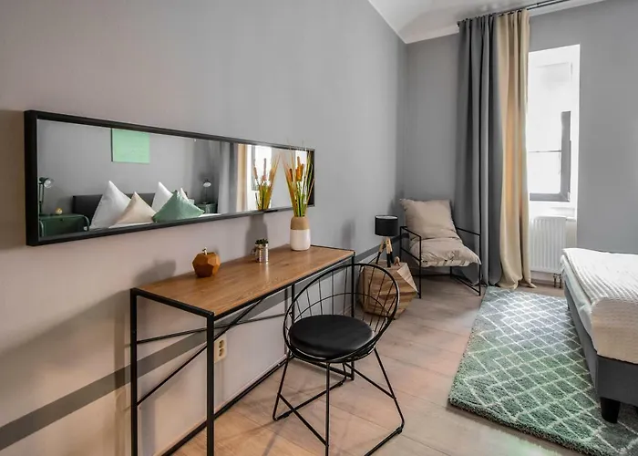 Stylish Close To Eden Garden Prága