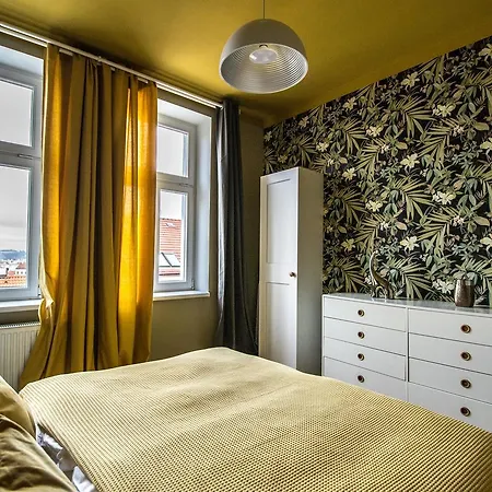 Апартаменты Stylish Close To Eden Garden