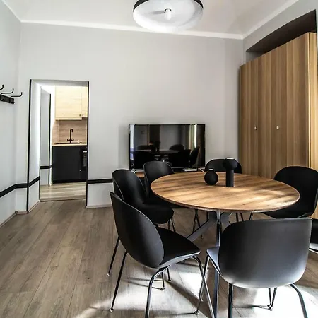 Stylish Close To Eden Garden * Прага