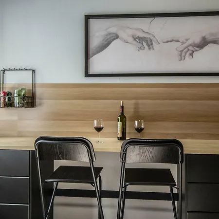 Апартаменты Stylish Close To Eden Garden *