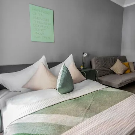 Апартаменты Stylish Close To Eden Garden Прага